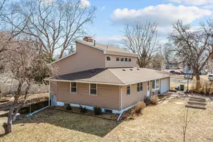 5492 Altura Rd NE, Fridley, MN 55421 - Photo 4