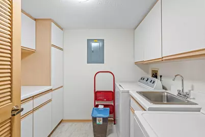 6051 Laurel Avenue #211, Golden Valley, MN 55416 - Photo 32