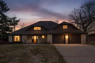 970 Sherwood Rd, Shoreview, MN 55126 - Photo 2