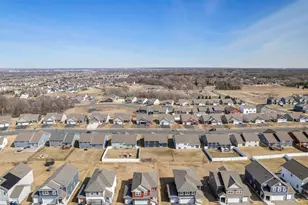 1976 Attenborough St, Shakopee, MN 55379 - Photo 20