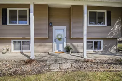 670 Lynwood Street SW, Owatonna, MN 55060 - Photo 2