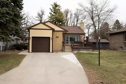207 Lake Avenue, Worthington, MN 56187 - Photo 2