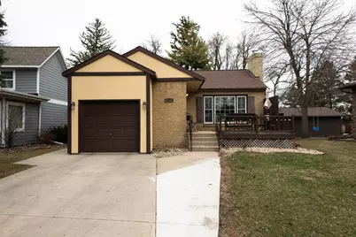 207 Lake Avenue, Worthington, MN 56187 - Photo 1