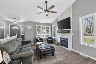 326 S Shore Dr, Forest Lake, MN 55025 - Photo 8