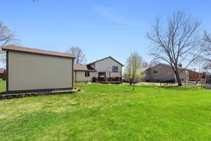 1286 Emerald Ln, Shakopee, MN 55379 - Photo 4