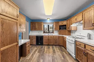 1286 Emerald Ln, Shakopee, MN 55379 - Photo 8