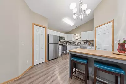 9821 Zinnia Lane N, Maple Grove, MN 55369 - Photo 6