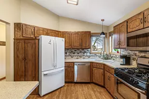 1237 Hilo Ave N, Oakdale, MN 55128 - Photo 6