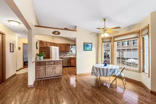 1237 Hilo Ave N, Oakdale, MN 55128 - Photo 10