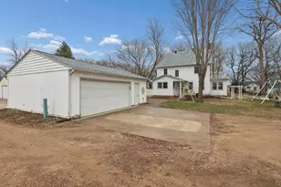508 N Hennepin St, Winthrop, MN 55396 - Photo 6