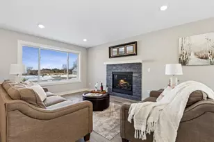 6062 Fuller Cir, Wyoming, MN 55092 - Photo 6