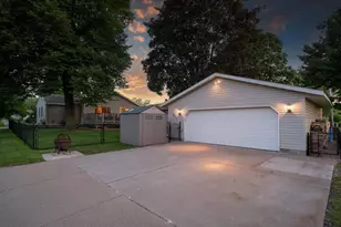 1947 Field Ave, Saint Paul, MN 55116 - Photo 48