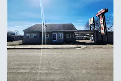 1507 W Oakland Avenue, Austin, MN 55912 - Photo 1