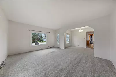 1172 6th Avenue SW, Faribault, MN 55021 - Photo 4