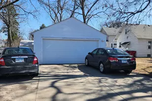 1110 W Oakland Ave, Austin, MN 55912 - Photo 6
