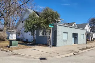 1110 W Oakland Ave, Austin, MN 55912 - Photo 4