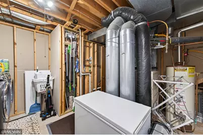 245 Dwinnell Avenue, Mahtomedi, MN 55115 - Photo 34