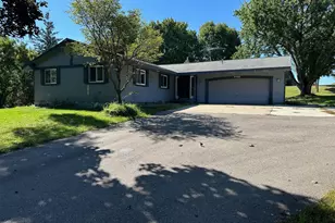 9340 Pierson Lake Dr, Chaska, MN 55318 - Photo 32