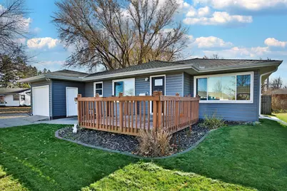 733 E Academy Street, Owatonna, MN 55060 - Photo 2