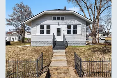 213 Boulevard Avenue NE, Montgomery, MN 56069 - Photo 2