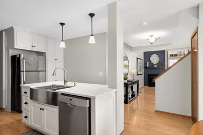 2571 Bedford Court, Mendota Heights, MN 55120 - Photo 10