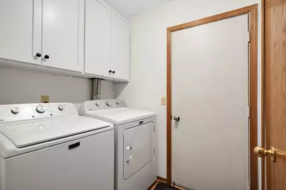 2571 Bedford Court, Mendota Heights, MN 55120 - Photo 16