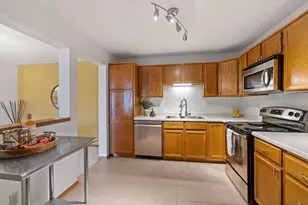 6085 Rowland Rd, Minnetonka, MN 55343 - Photo 8