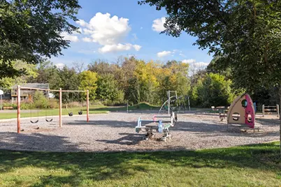 515 Farrell Street N, Maplewood, MN 55119 - Photo 18