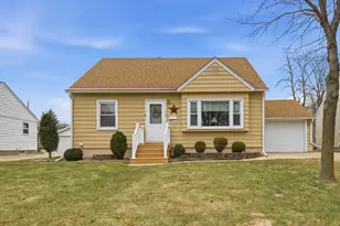 803 18th St SW, Austin, MN 55912 - Photo 2