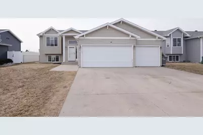 4241 17th Street S, Moorhead, MN 56560 - Photo 2