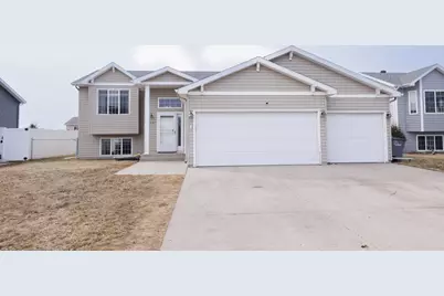 4241 17th Street S, Moorhead, MN 56560 - Photo 2