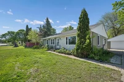 1115 10th Street SW, Faribault, MN 55021 - Photo 4
