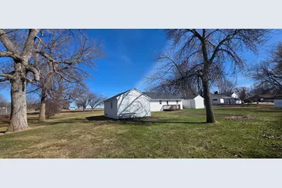 300 Central Avenue S, Hollandale, MN 56045 - Photo 8