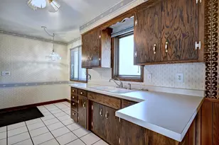 6211 Brooklyn Dr, Brooklyn Center, MN 55430 - Photo 10