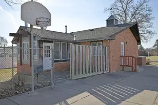 6211 Brooklyn Dr, Brooklyn Center, MN 55430 - Photo 2