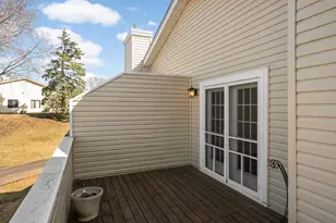 3830 Laurel Ct, Eagan, MN 55122 - Photo 10