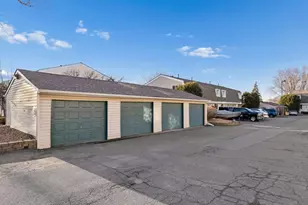 411 Dorland Pl, Maplewood, MN 55119 - Photo 24