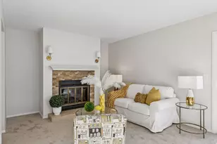 411 Dorland Pl, Maplewood, MN 55119 - Photo 2