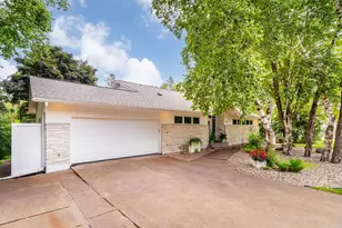 630 Valley Dr, Duluth, MN 55804 - Photo 8