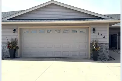 224 25th Street SE, Willmar, MN 56201 - Photo 2