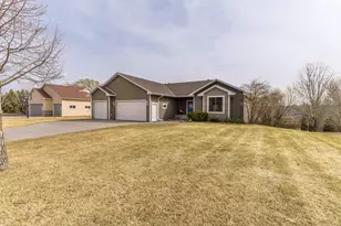 1305 Jessie Ct, Fergus Falls, MN 56537 - Photo 4