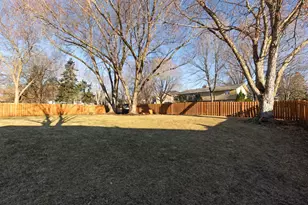 7404 Laredo Dr, Chanhassen, MN 55317 - Photo 26