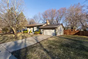 7404 Laredo Dr, Chanhassen, MN 55317 - Photo 28