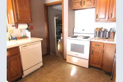 141 Summit Avenue, Montevideo, MN 56265 - Photo 10