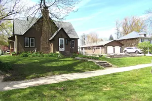 141 Summit Ave, Montevideo, MN 56265 - Photo 2