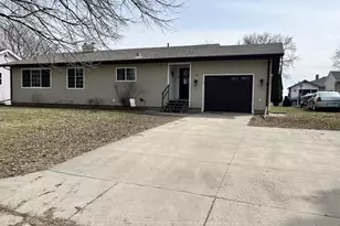 25 4th Ave SE, Clara City, MN 56222 - Photo 2