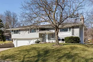 3409 Maplewood Dr, Saint Anthony, MN 55418 - Photo 2