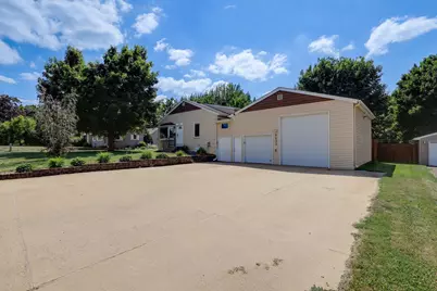 9632 Pleasant Avenue S, Bloomington, MN 55420 - Photo 2