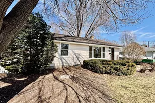 993 Roma Ave, Roseville, MN 55113 - Photo 2