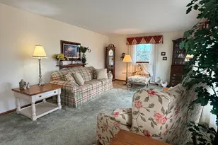 635 Edgemont Dr NE, Saint Cloud, MN 56304 - Photo 4